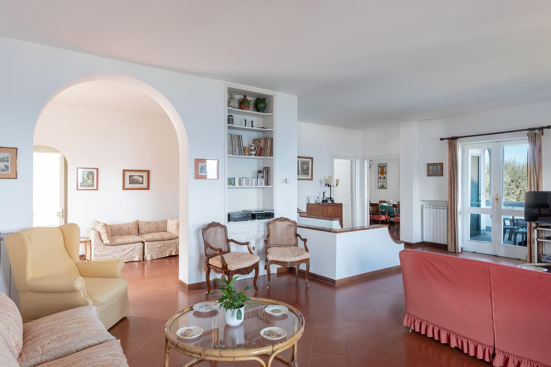 Panoramic property in the greenery in the heart of Sorrento - 11