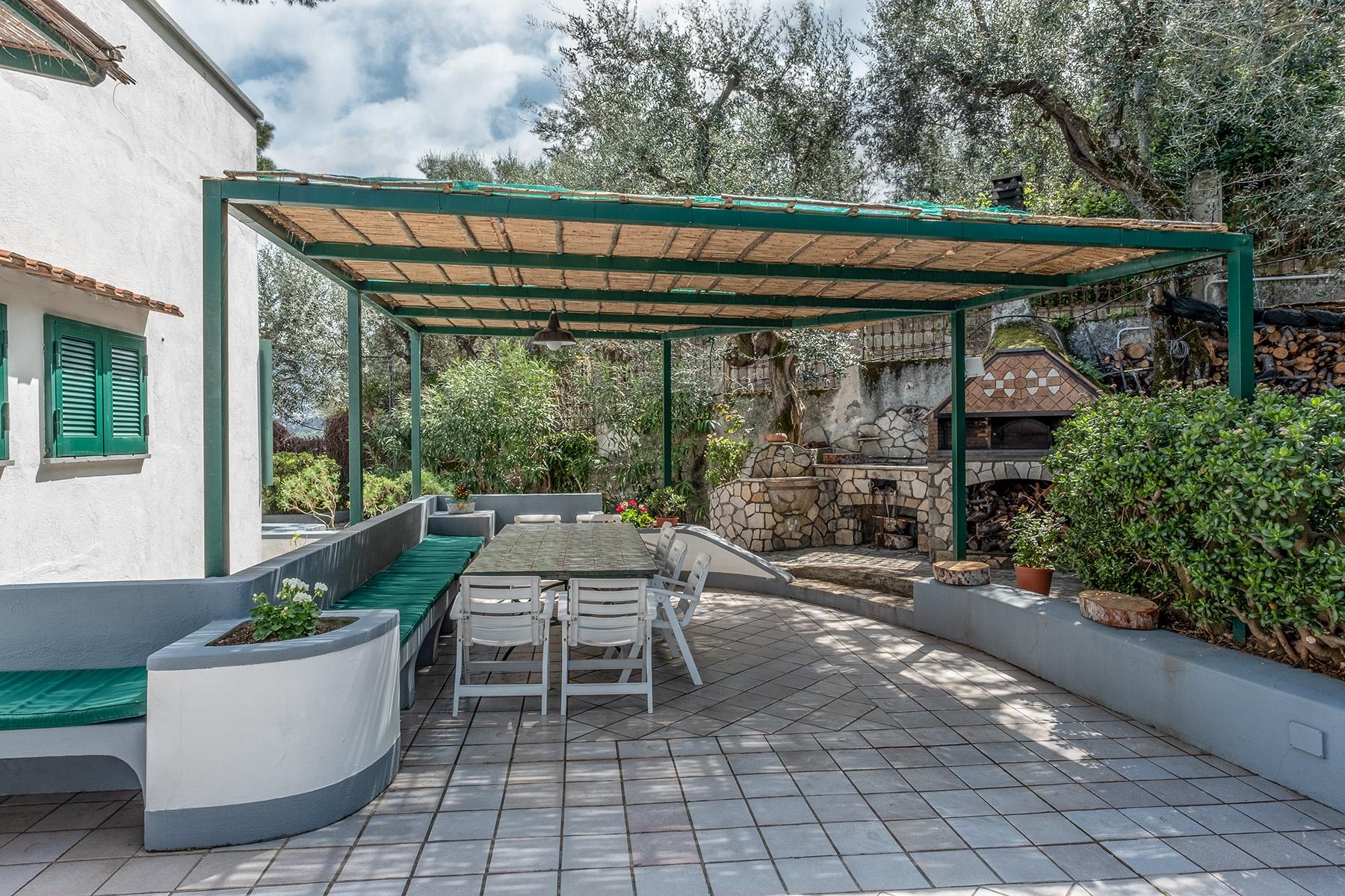 Panoramic property in the greenery in the heart of Sorrento - 14