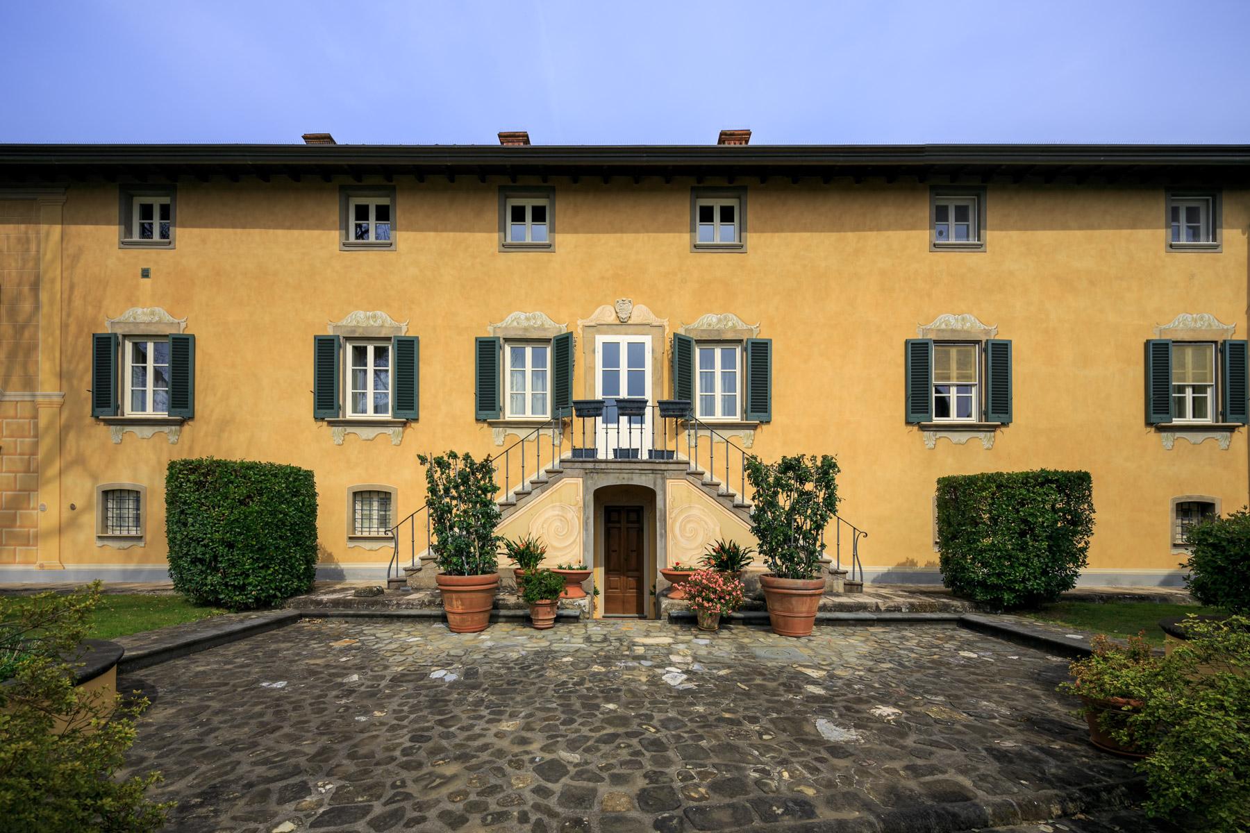 Wundervolle Villa aus dem 17. Jahrhundert auf den Hügeln von Lucca - 20