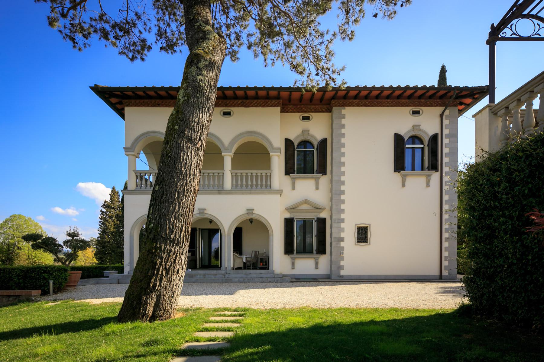Splendida villa con piscina sulla collina di Pian dei Giullari a Firenze - 3