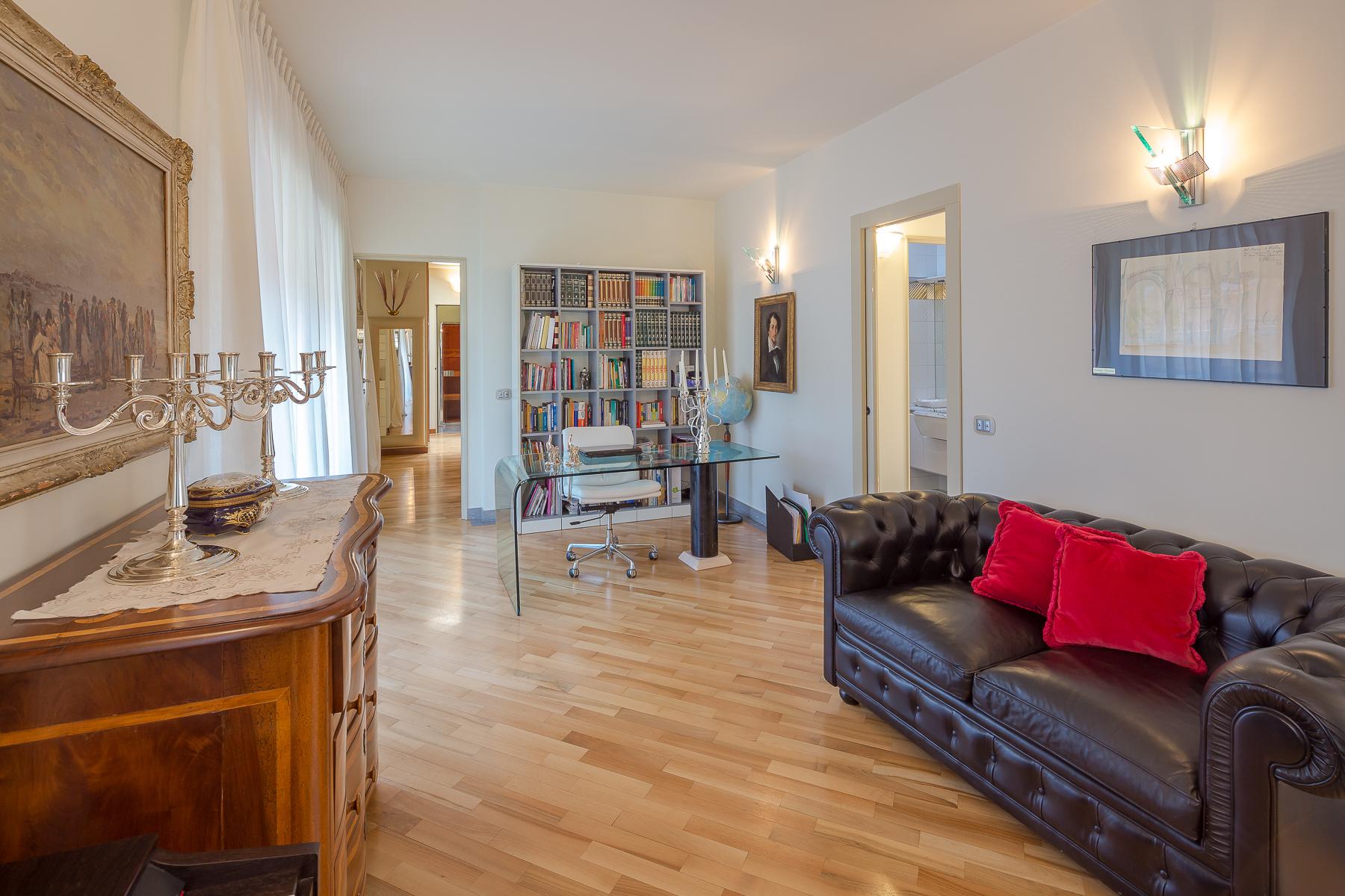 Bright penthouse in the center of Luino - 14