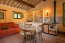 Splendido casale immerso nelle dolci colline Toscane, in vendita, Monte San Savino | Sotheby’s Realty Italy - 16