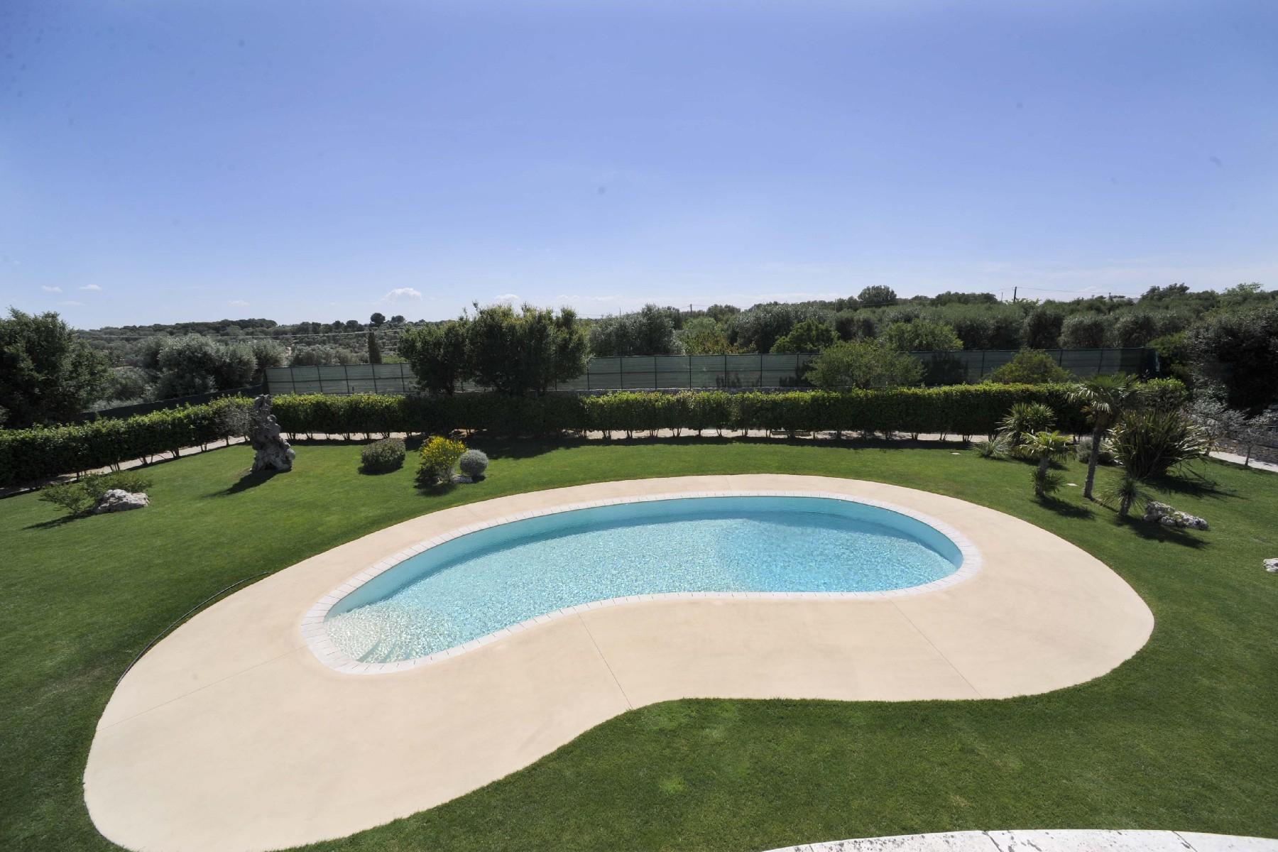 Belle villa nouvellement construite avec piscine et jardin - 7