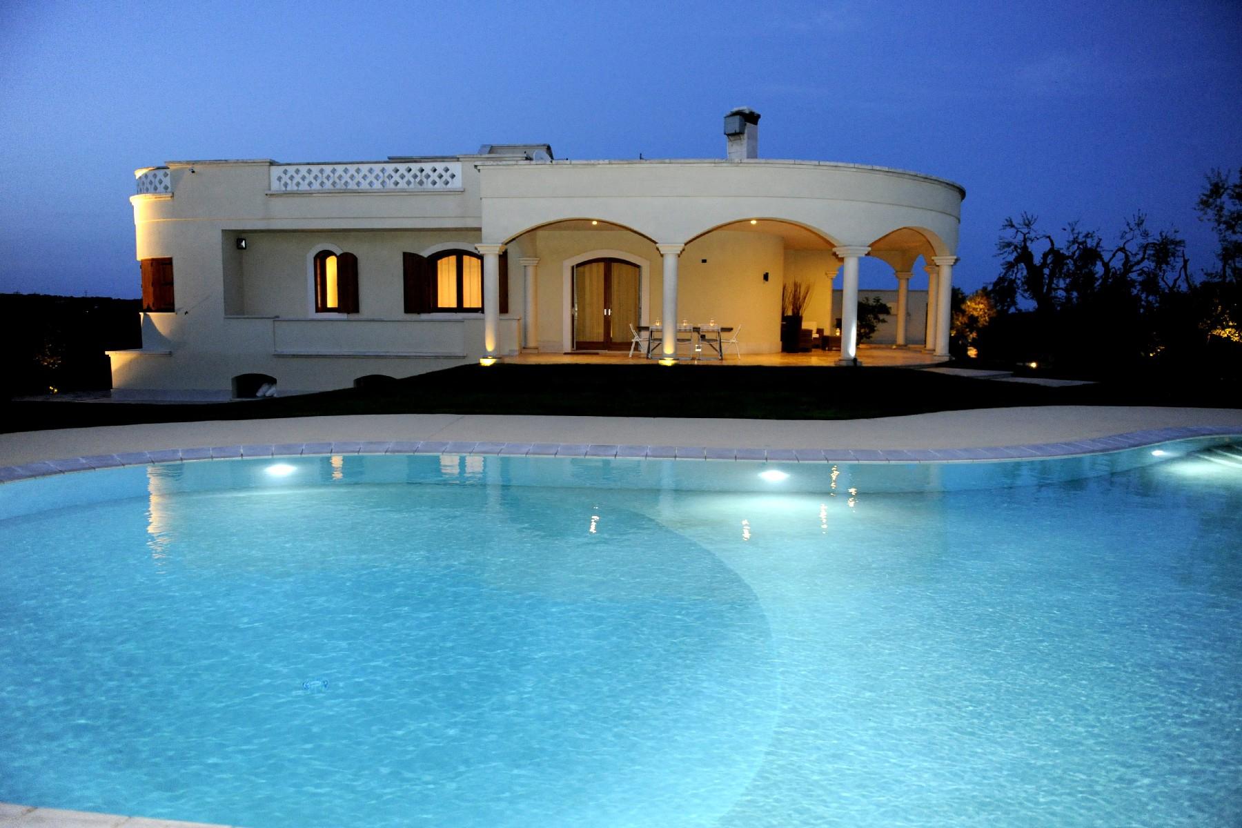 Belle villa nouvellement construite avec piscine et jardin - 25