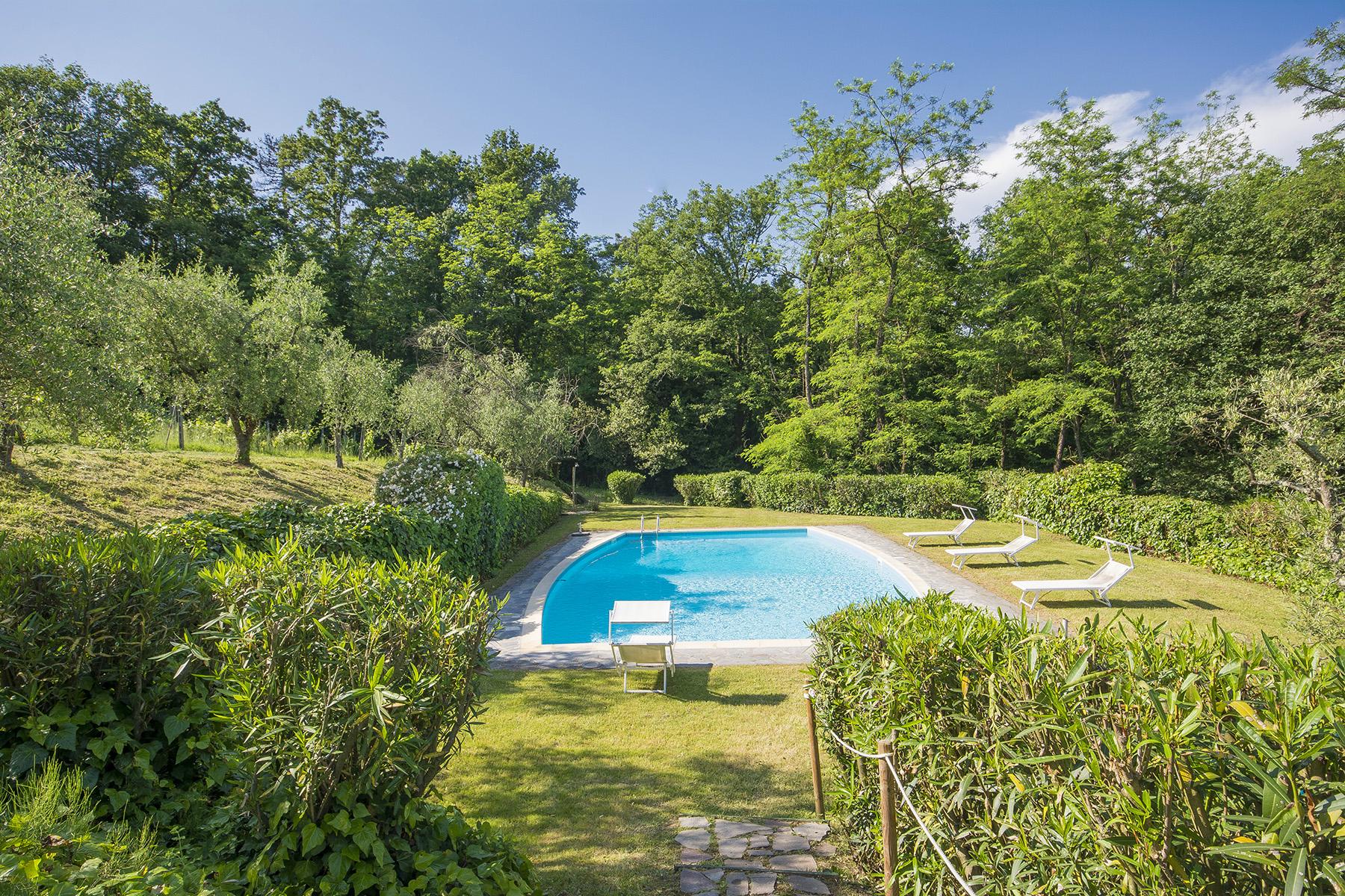 Elegante Villa auf den Hügeln von Lucca - 5