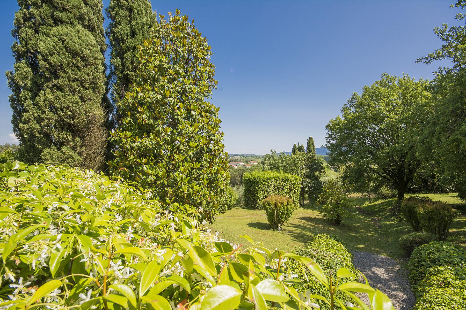 Elegante Villa auf den Hügeln von Lucca - 26