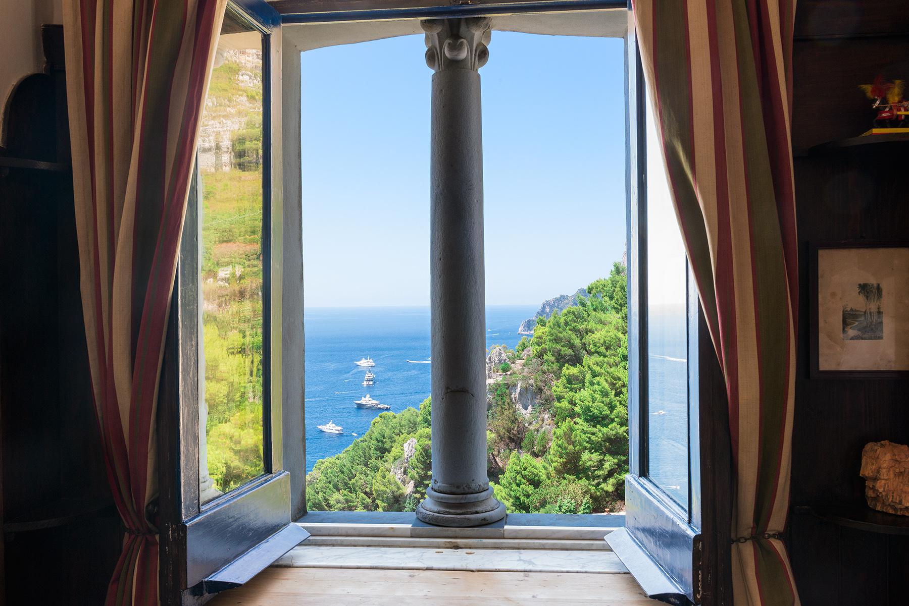Remarkable villa with a breathtaking panorama on the Faraglioni rocks - 16