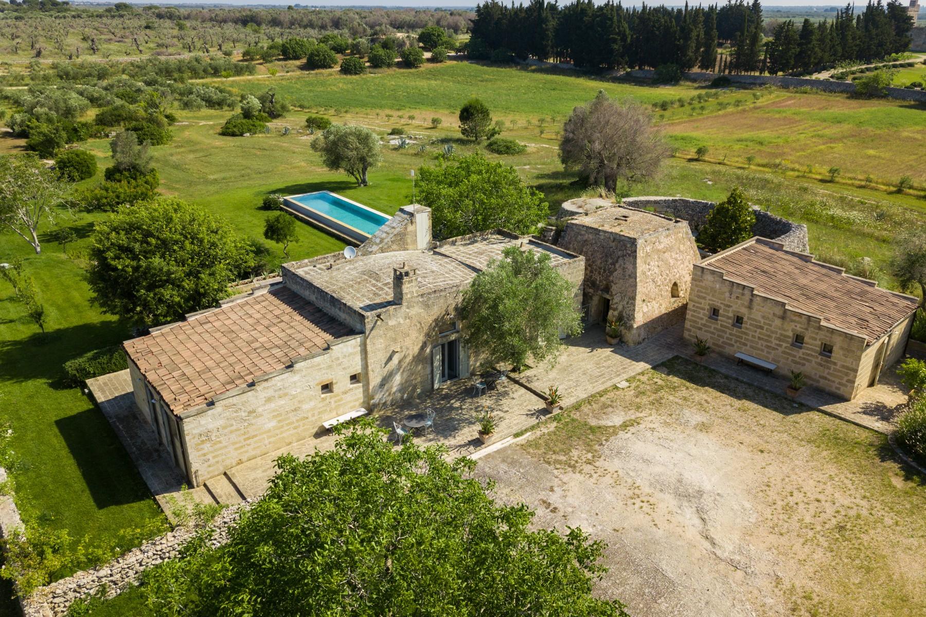 Enchanting 15th century-farmhouse immersed in olive trees - 4