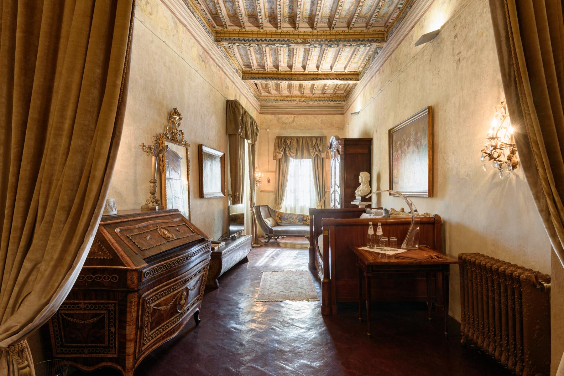 Unique Deluxe Historical Palazzo in Cortona - 11
