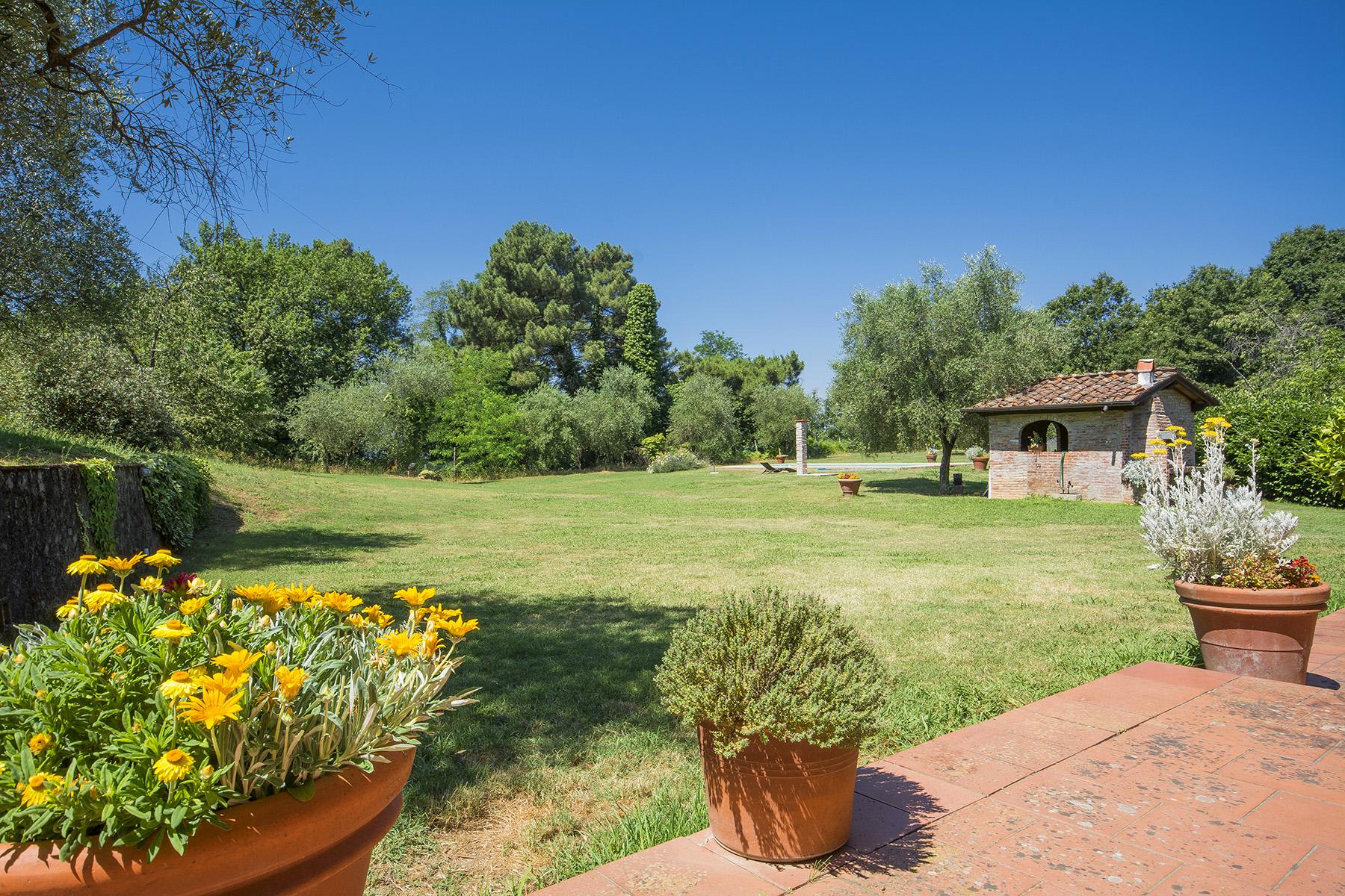 Beautiful farmhouse on the rolling hills of Lucca - 25