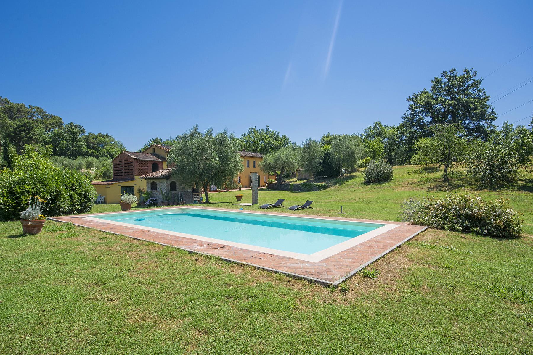 Beautiful farmhouse on the rolling hills of Lucca - 2
