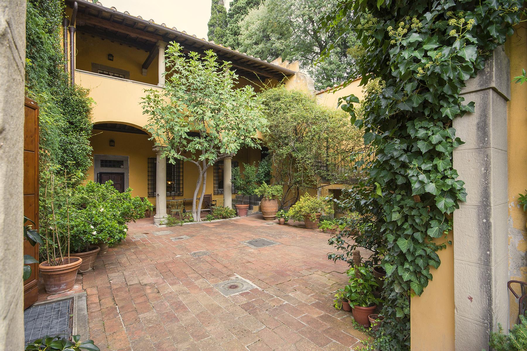 Magnificent villa of great charm close to the city center - 10