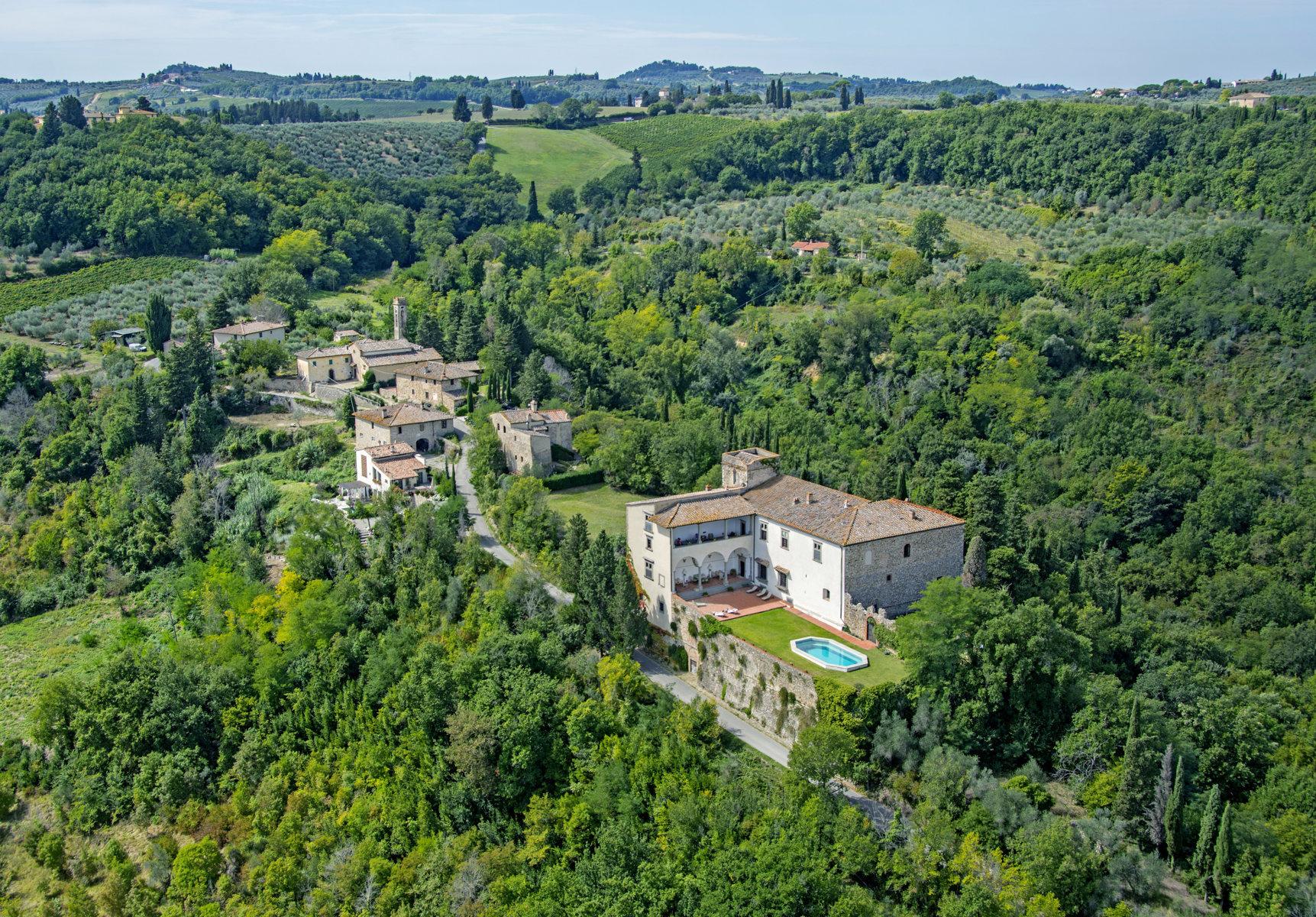 Château Renaissance dans les collines du Chianti - 30