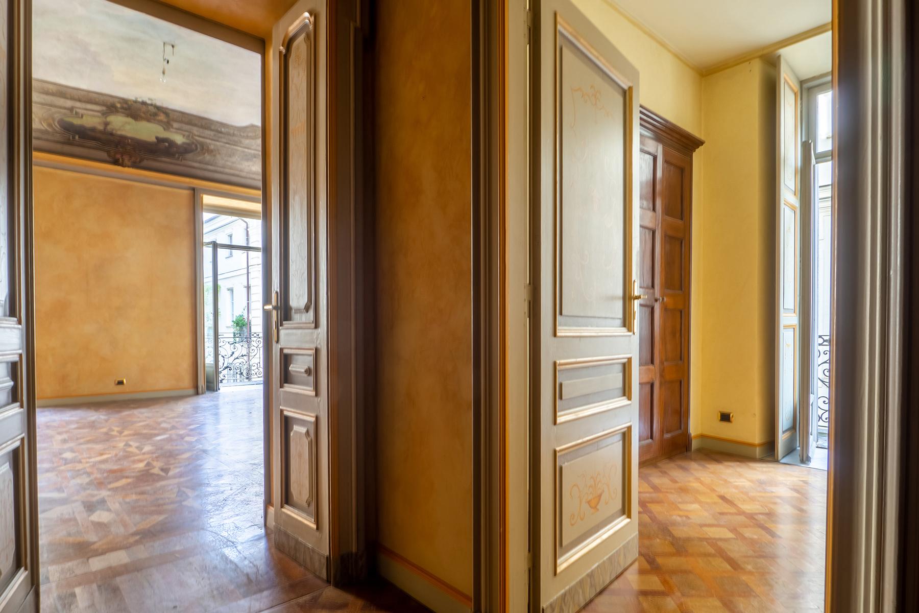 Prestigious apartment in the historical center of Turin - 6