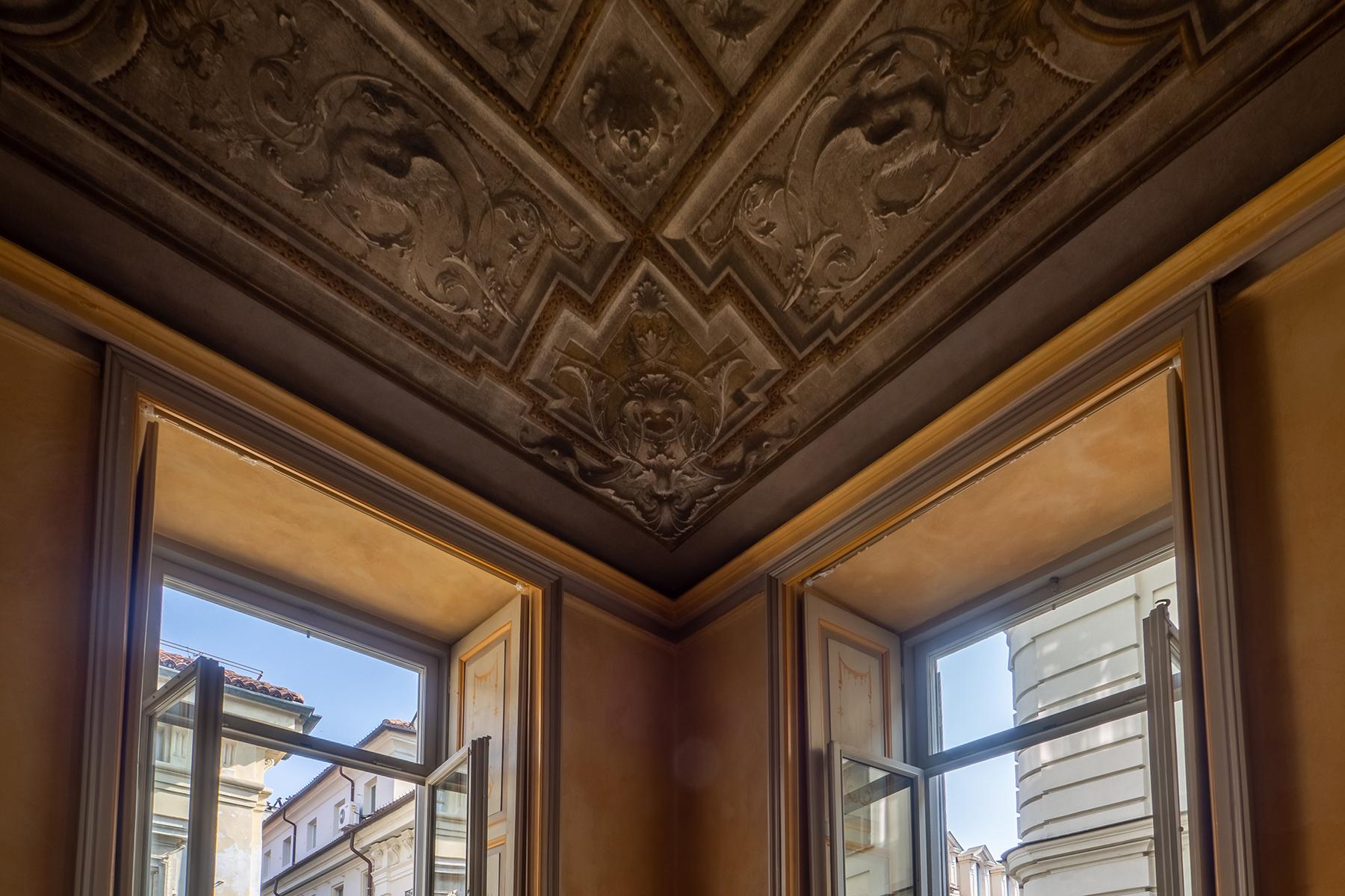 Prestigious apartment in the historical center of Turin - 8