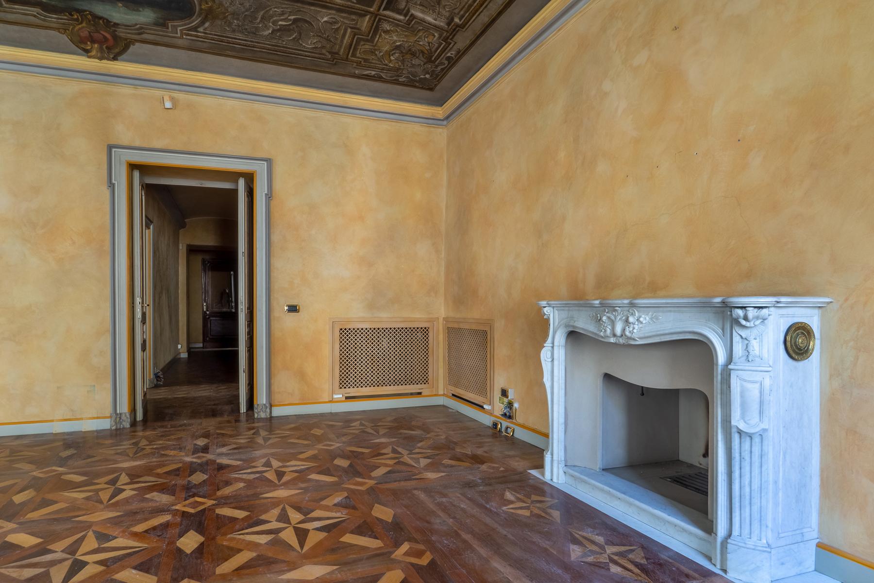 Prestigious apartment in the historical center of Turin - 3