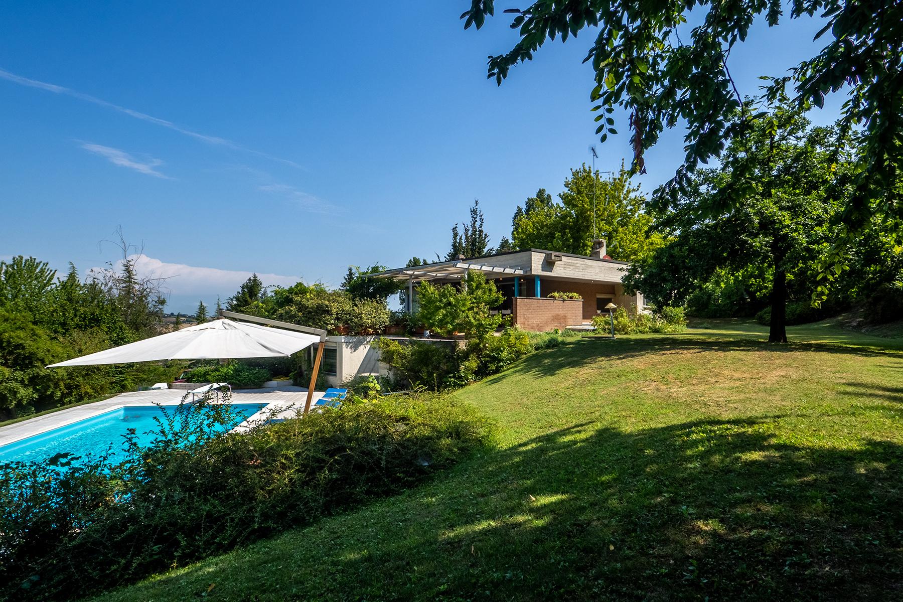 Moderne Villa auf den grünen Hügeln des Monferrato - 1