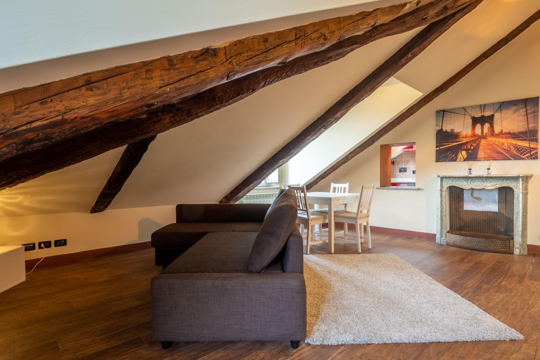 Refined attic in the historical center of Turin - 5