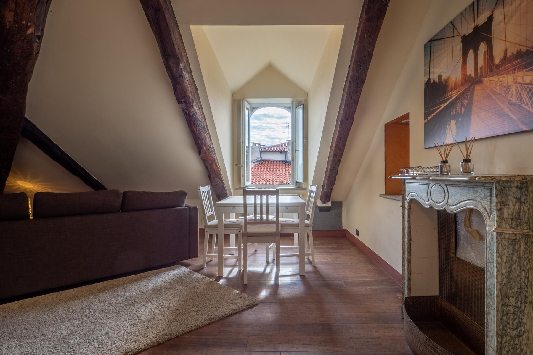 Refined attic in the historical center of Turin - 6