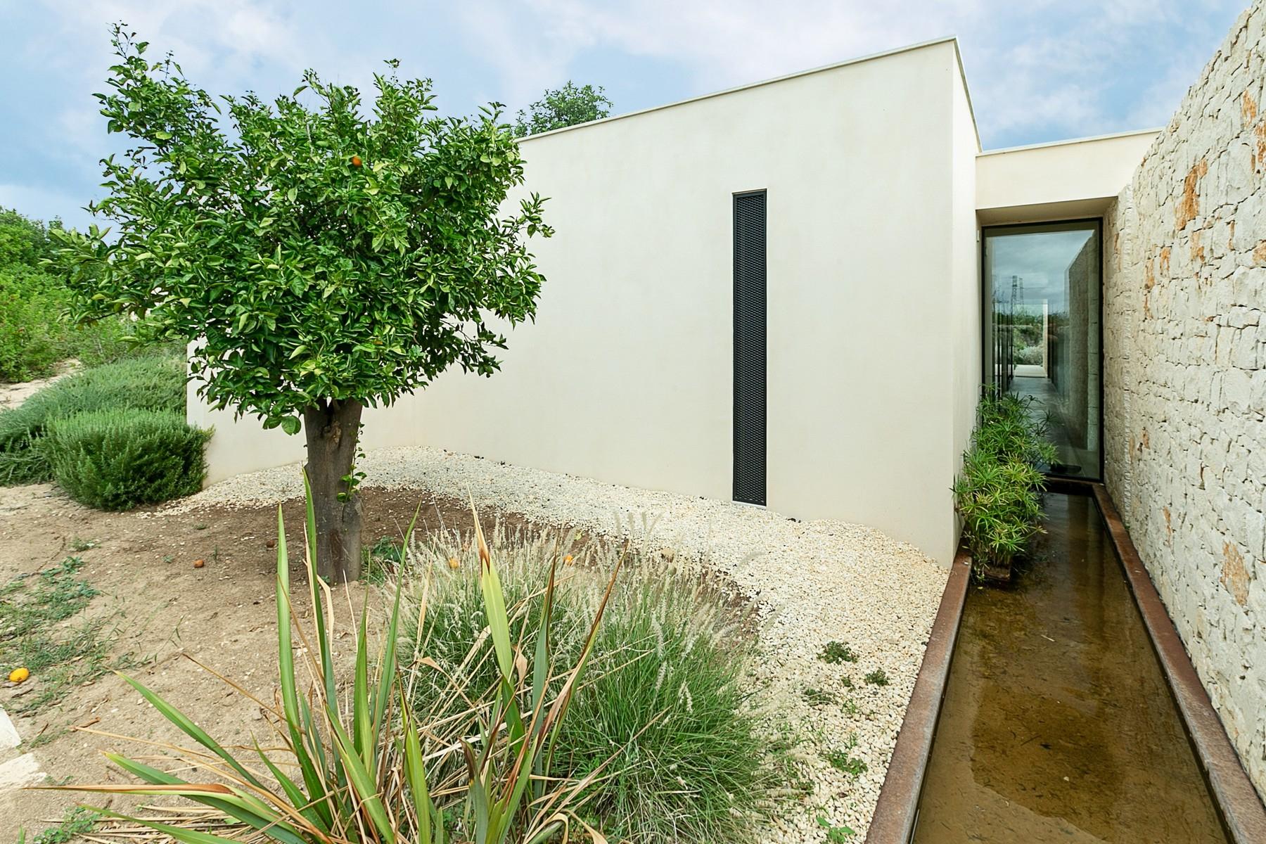 Villa moderne avec piscine et dépendance - 35