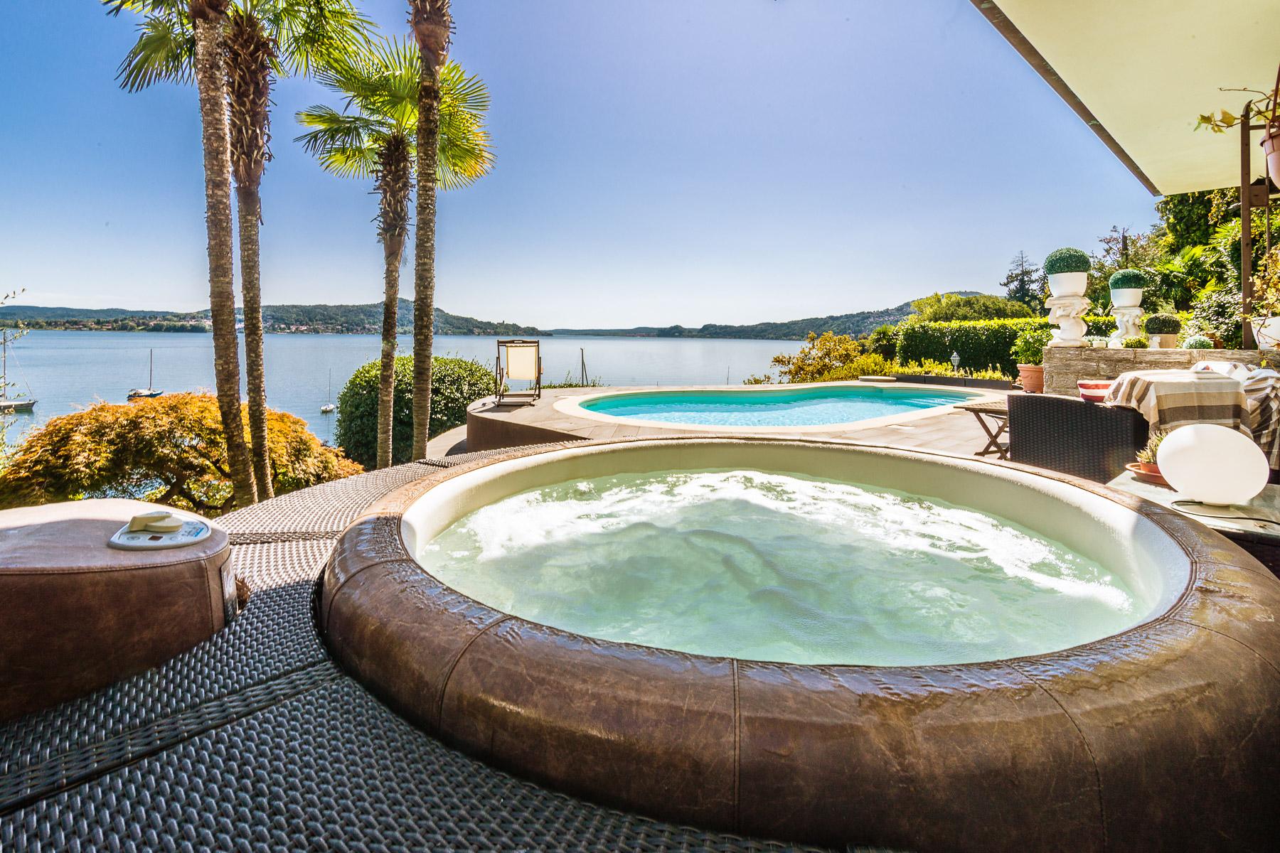 Splendida villa fronte lago con piscina - 16
