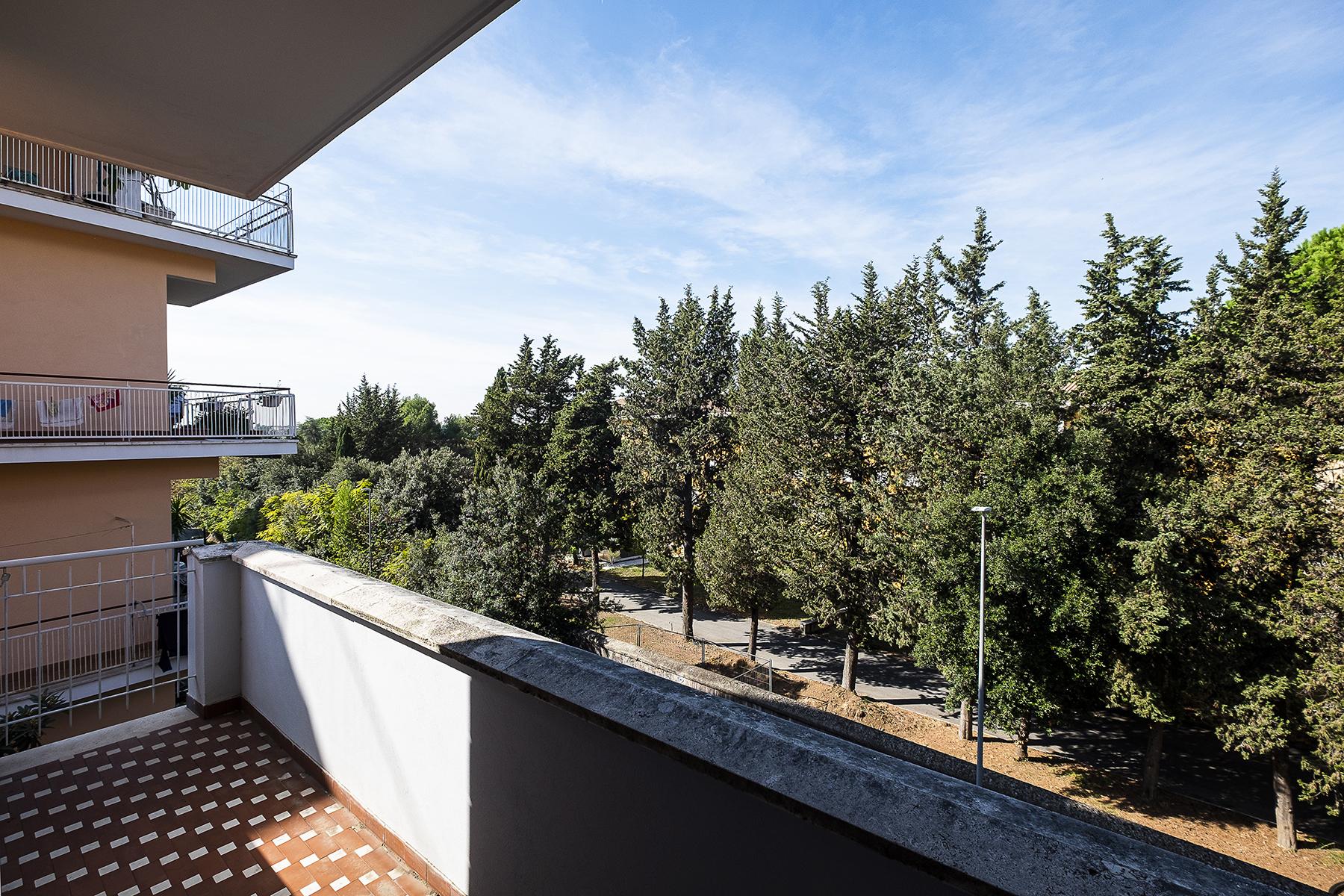 Helle Design-Wohnung mit Blick auf die Villa Doria Pamphili - 9