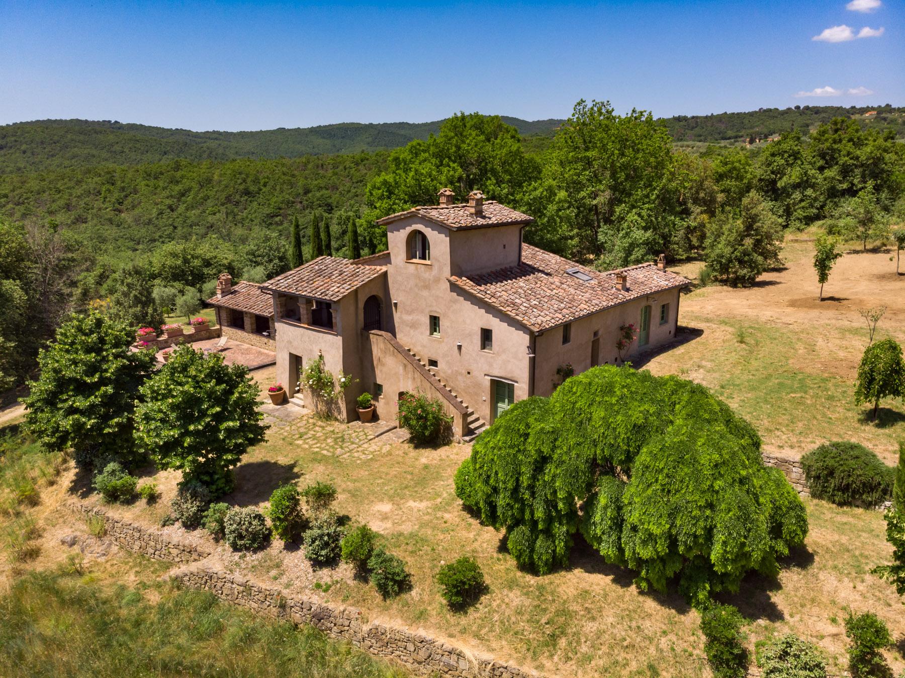 Beautiful country home, immersed in Tuscan rolling hills - 1