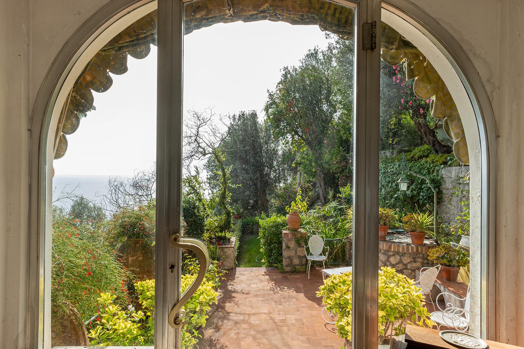 Historic villa with a breathtaking panorama on the Faraglioni rocks - 6