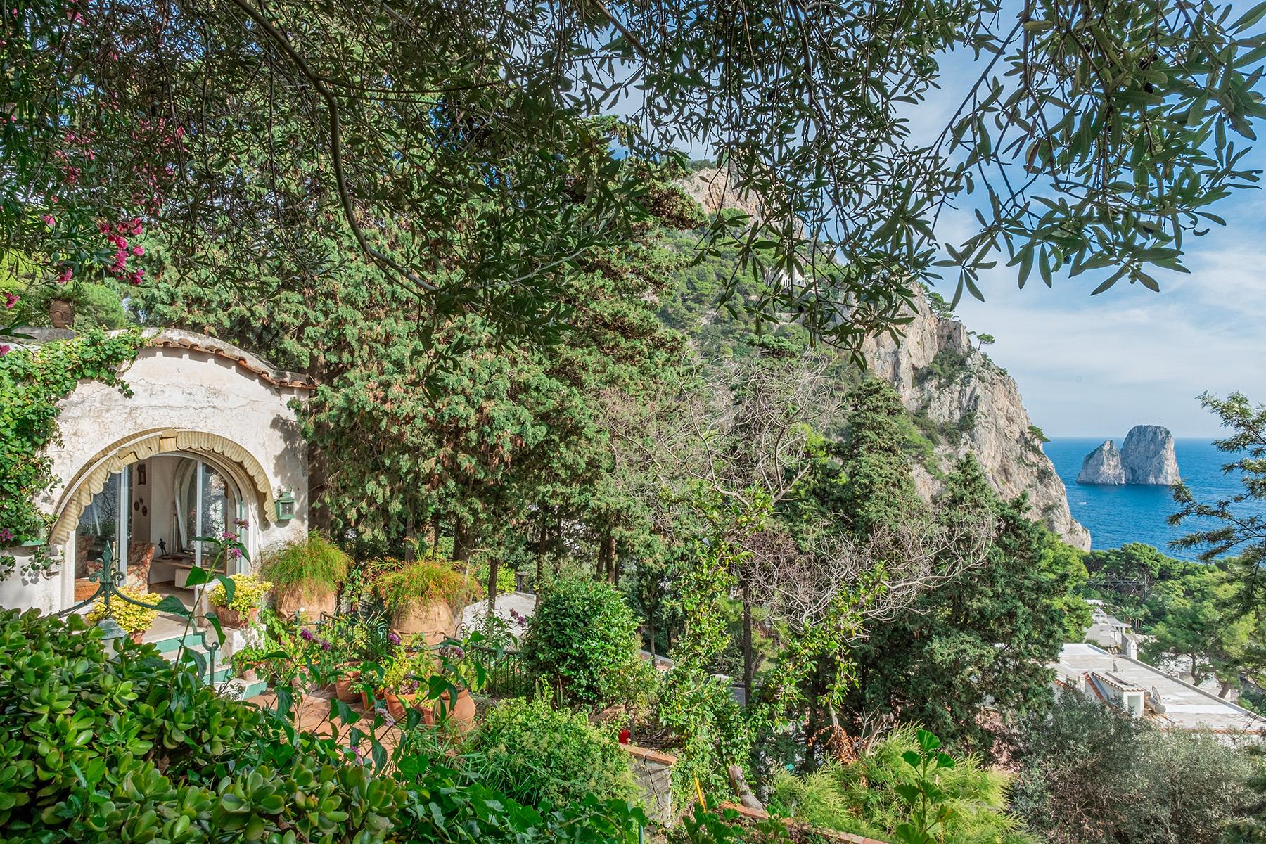 Historic villa with a breathtaking panorama on the Faraglioni rocks - 3