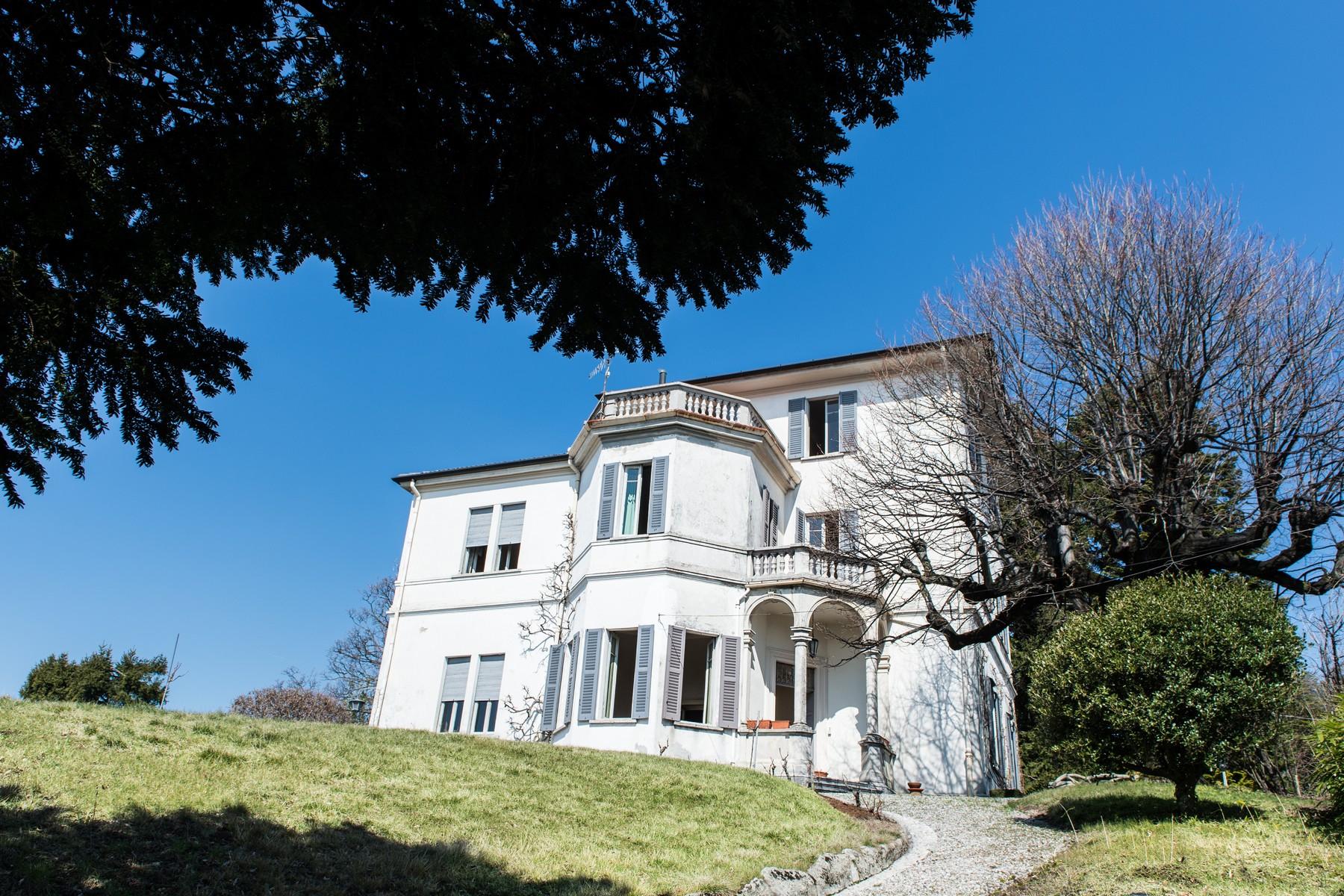 Elegant historic villa in a panoramic position - 2