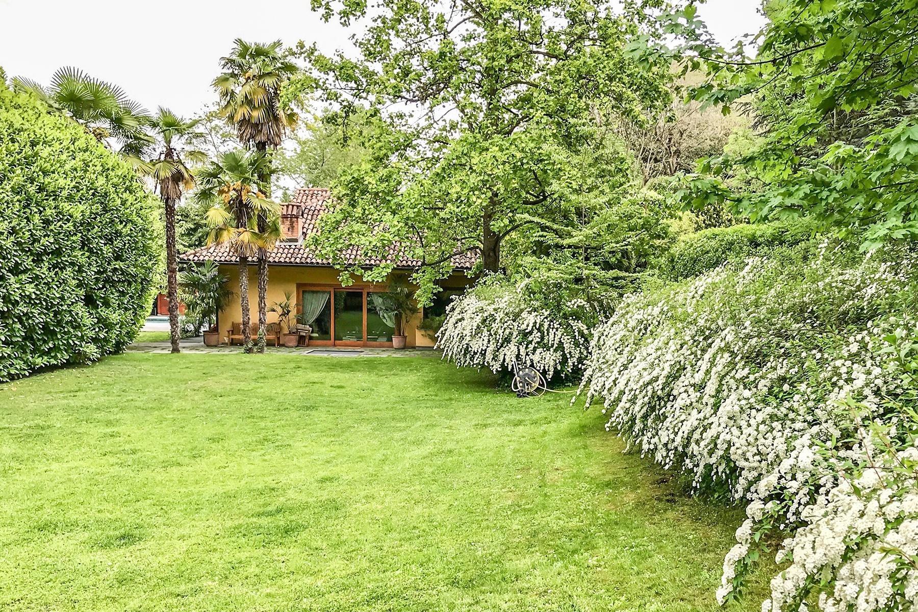 Secluded villa with swimingpool in the prestigious hill of Turin - 13