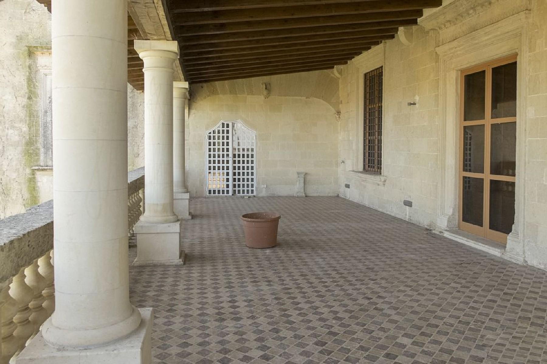 Antico ed imponente Palazzo nelle immediate vicinanze della Lecce barocca - 4