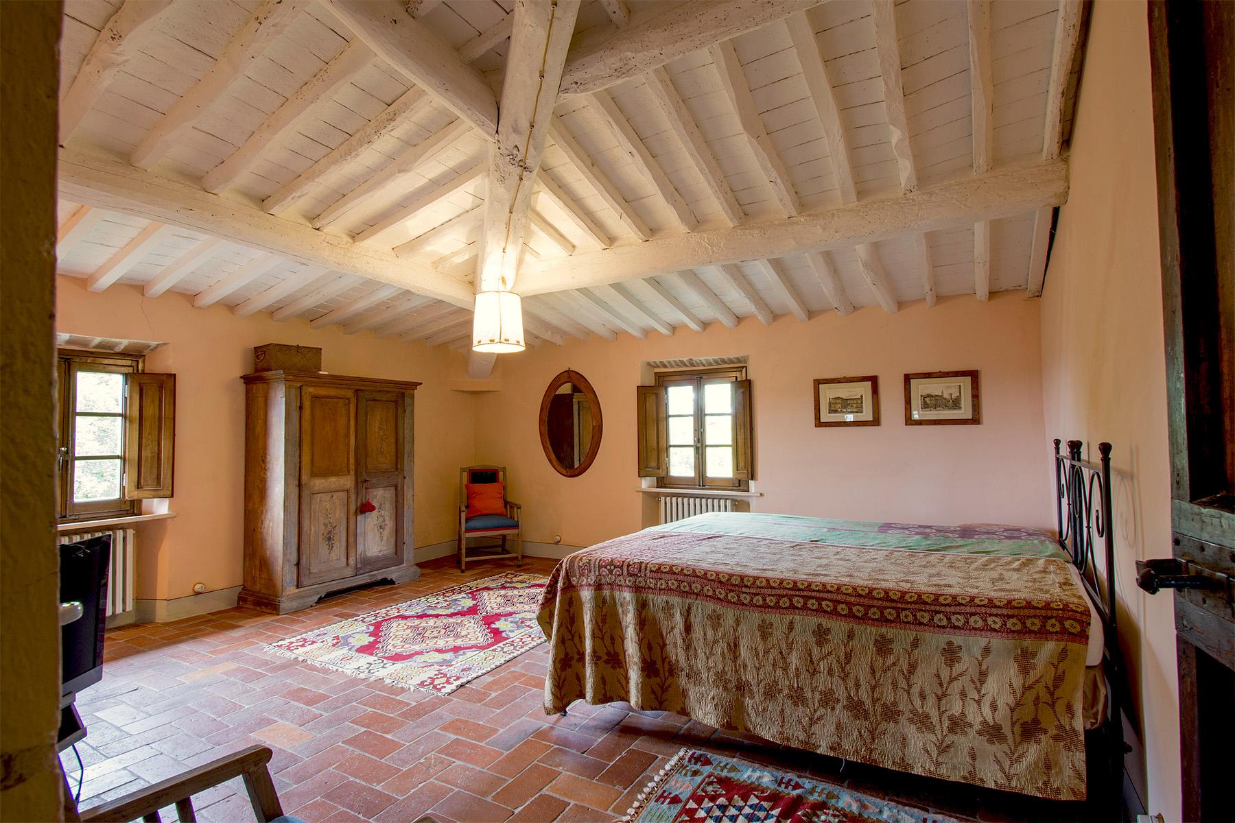 An enchanting villa in Florentine Chianti - 38