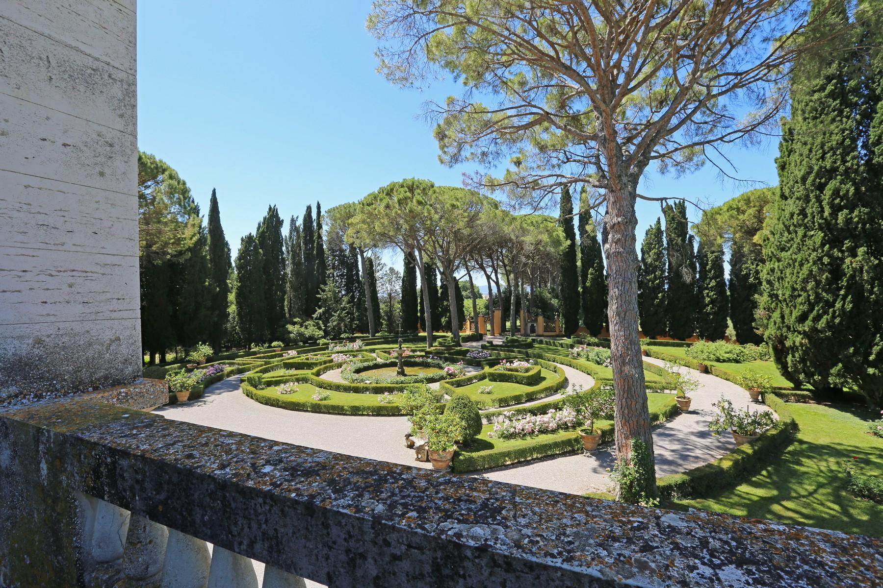 Magnifica Villa storica con giardino all' italiana in Umbria - 24