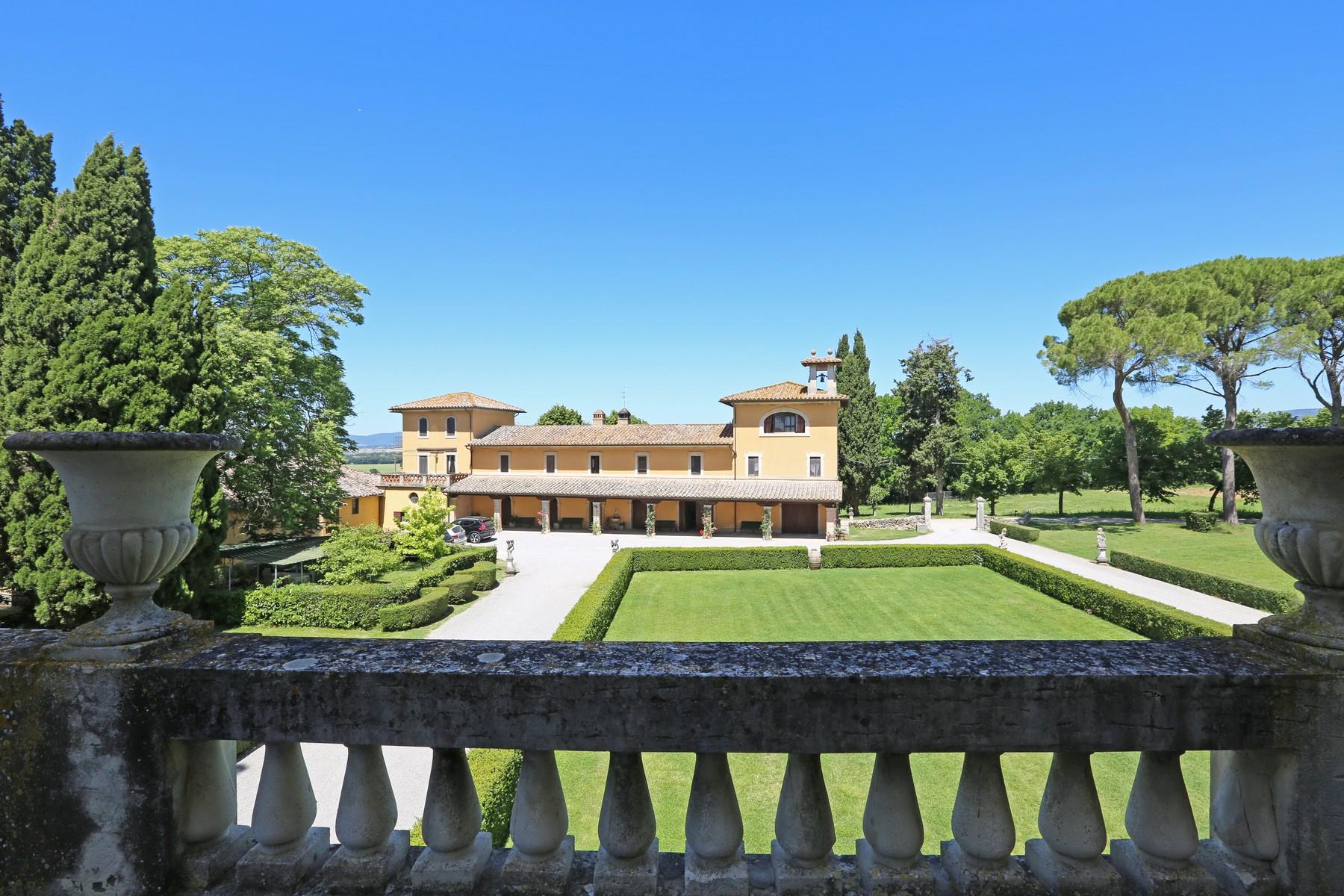 Magnificent historical villa with typical italian garden in Umbria - 14