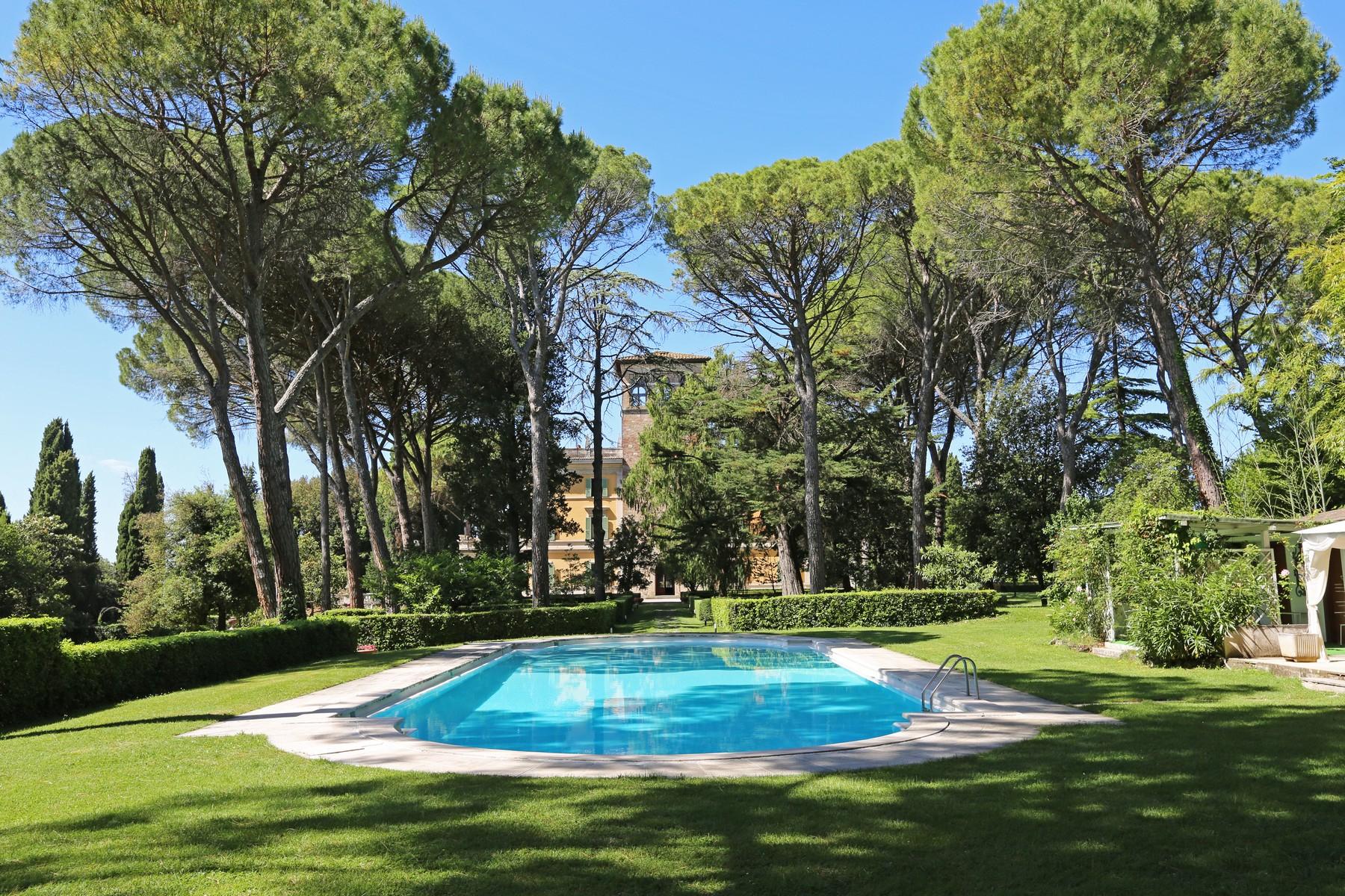 Magnifica Villa storica con giardino all' italiana in Umbria - 26
