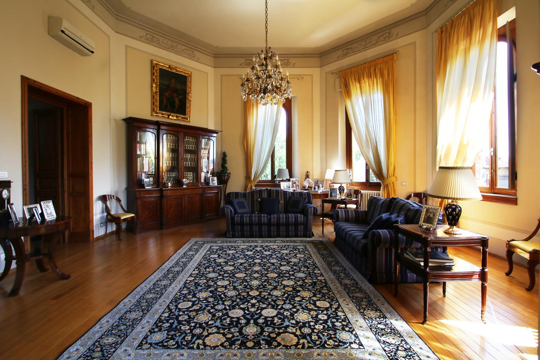 Flamboyant Top-floor Apartment with Tower in Bellosguardo, Florence - 1