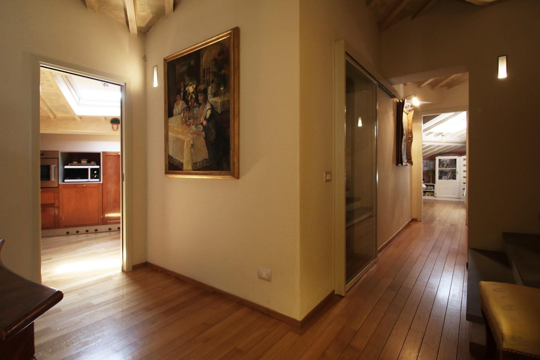 Flamboyant Top-floor Apartment with Tower in Bellosguardo, Florence - 11