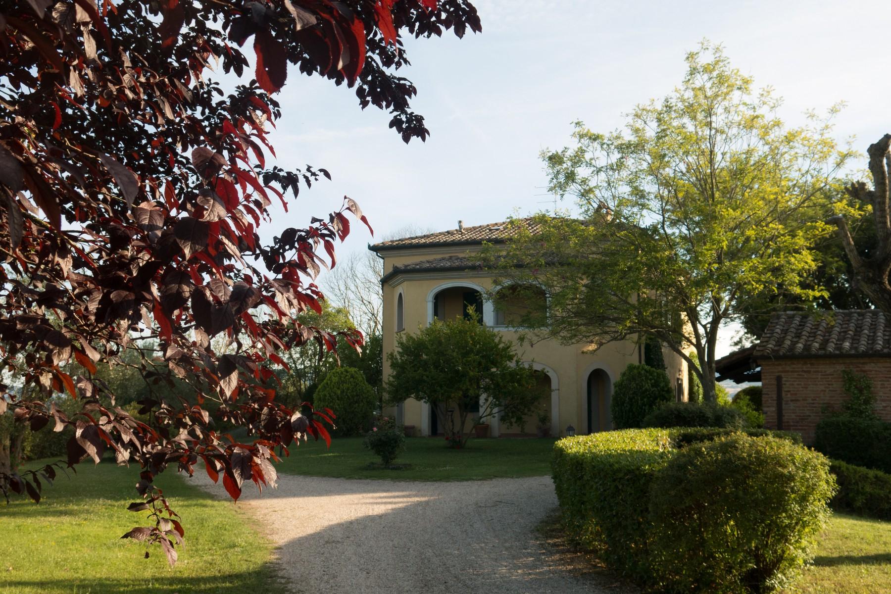 Elegantes Herrenhaus auf den Hügeln zwischen Toskana und Umbrien - 9