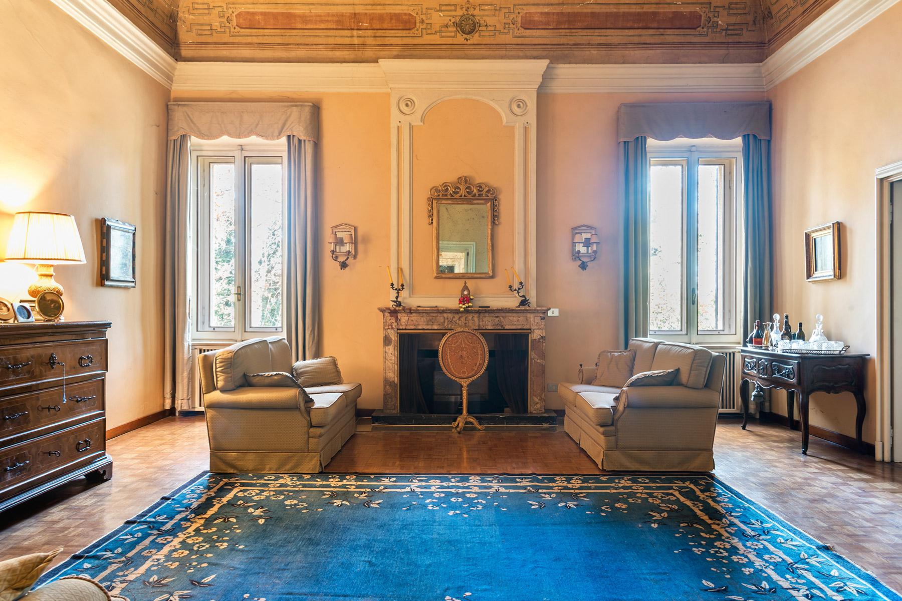 Elegant historical property with large park in Parma - 5