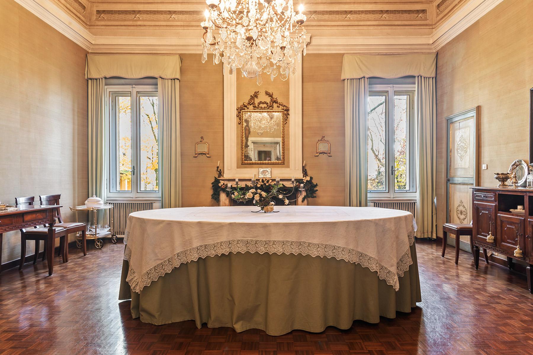 Elegant historical property with large park in Parma - 5