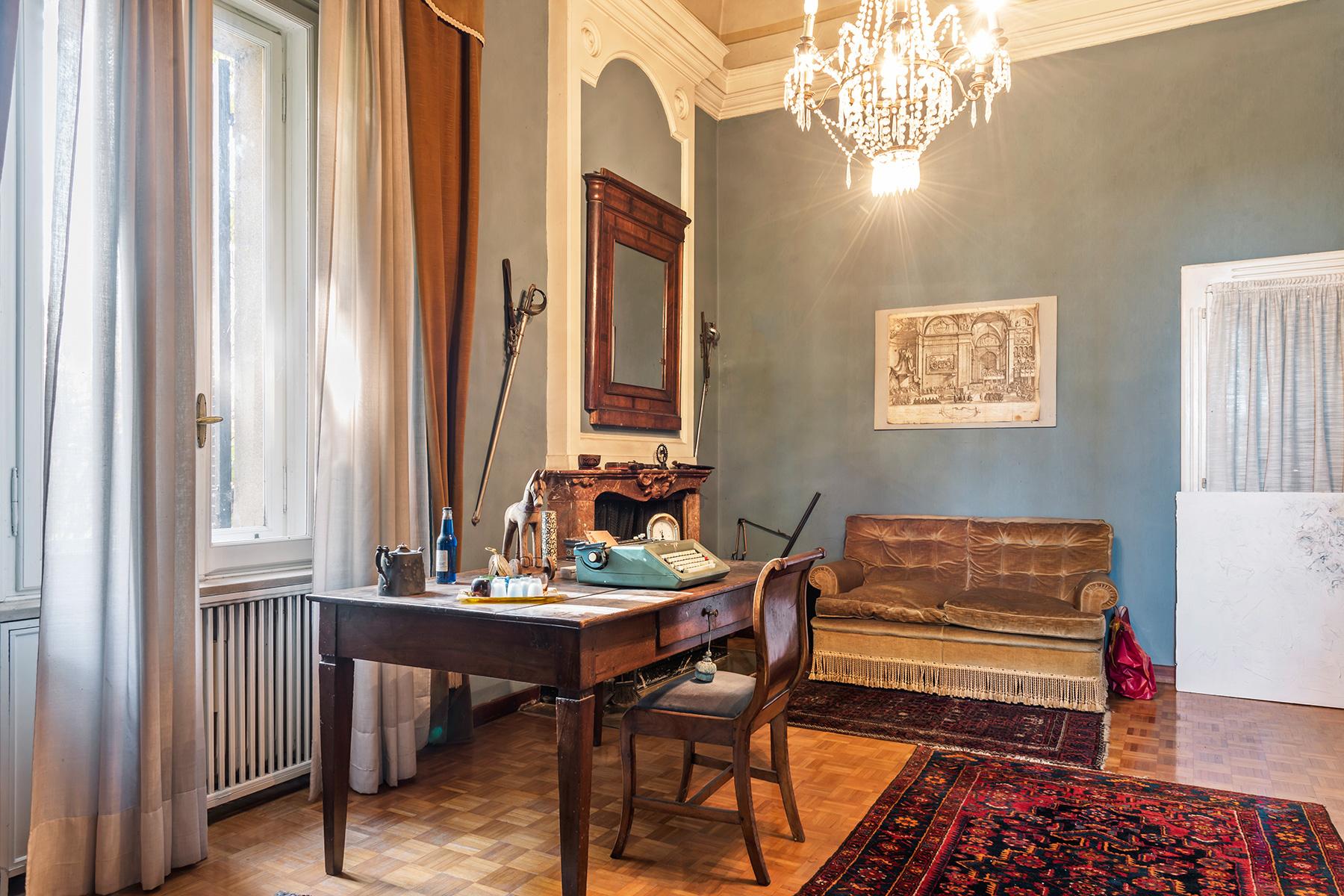 Elegant historical property with large park in Parma - 19