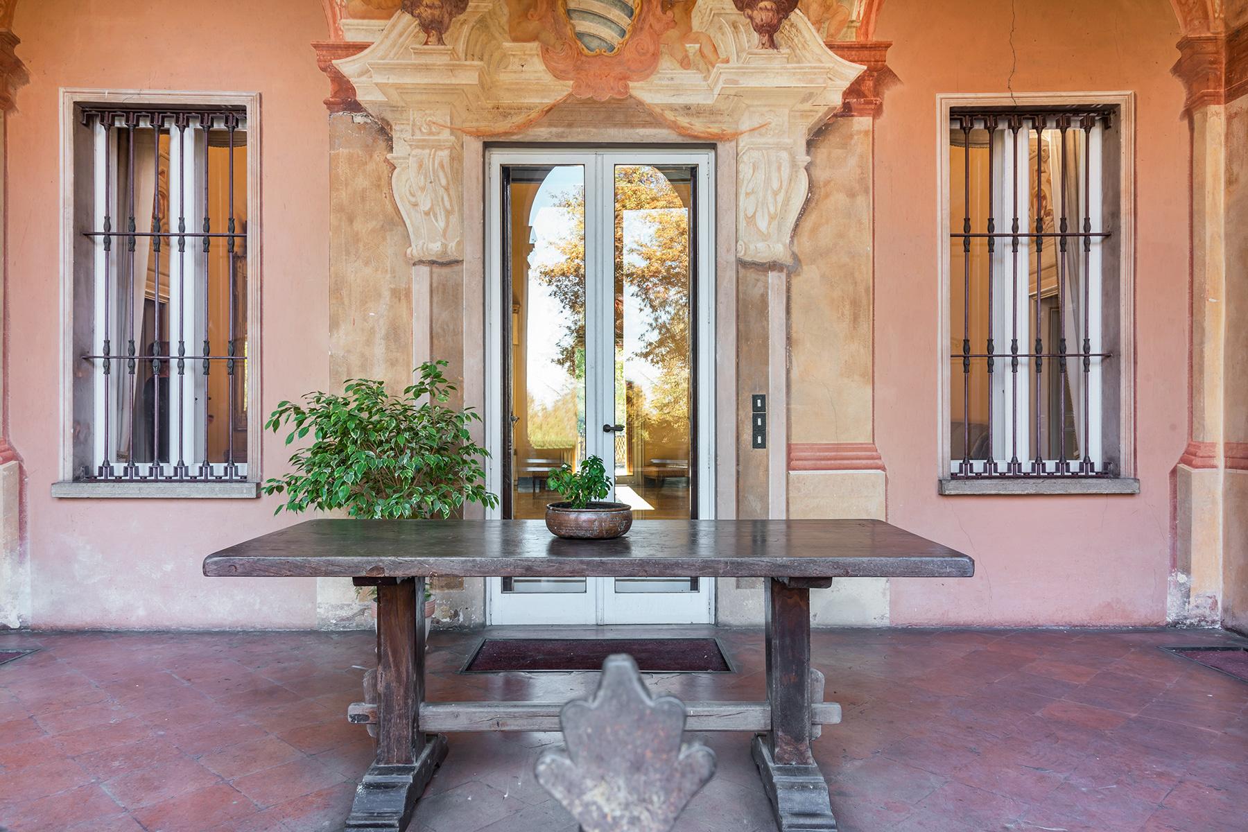 Elegant historical property with large park in Parma - 11