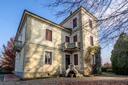 Elegante villa con giardino privato, in vendita, Rosta | Sotheby’s Realty Italy - 1