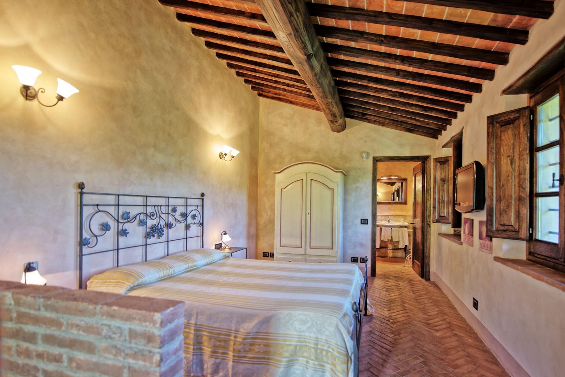 Farmhouse for sale in the Tuscan hills - 12