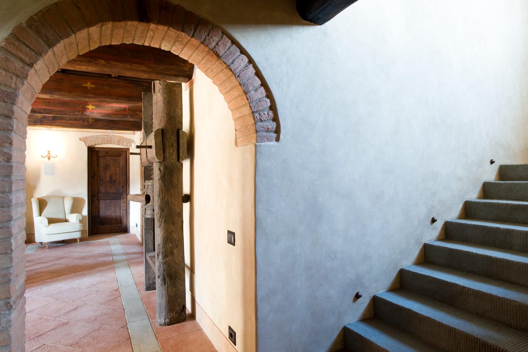 Farmhouse for sale in the Tuscan hills - 9