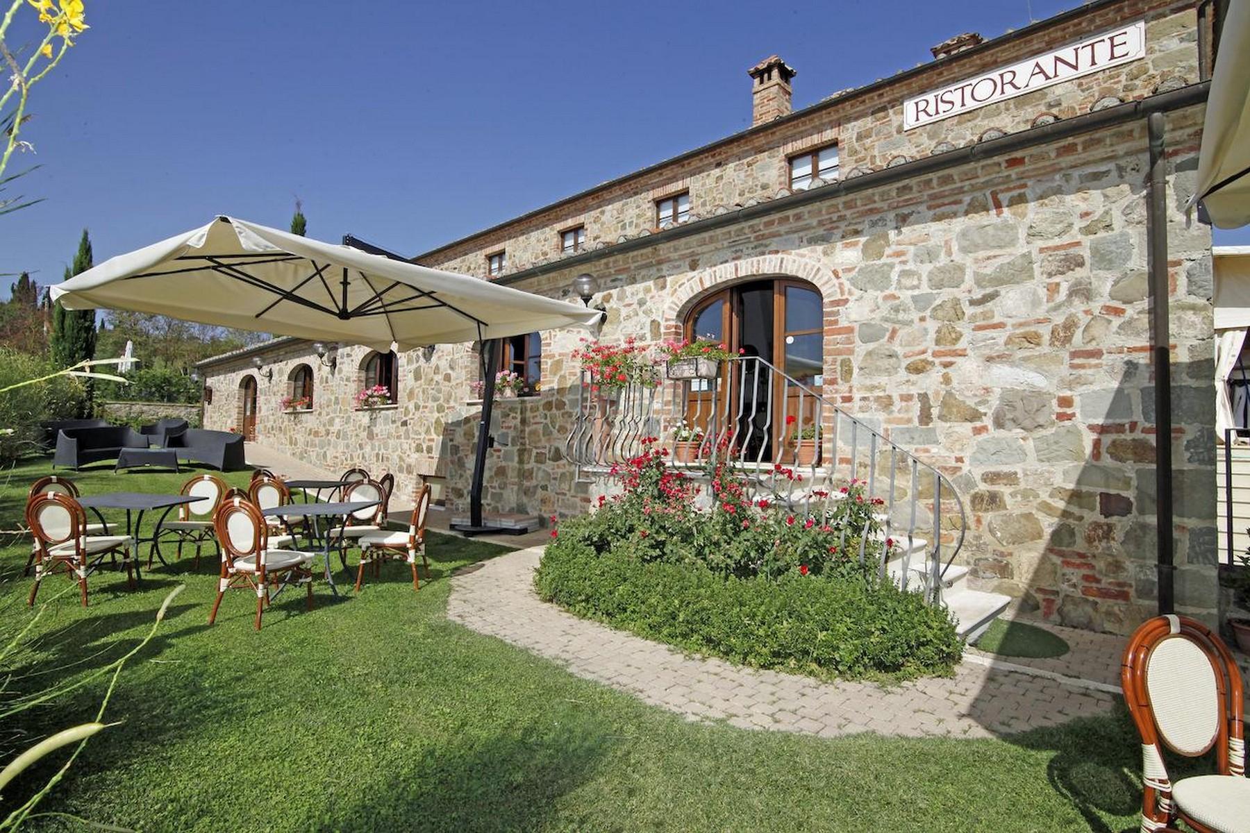 Красивый бутик-отель с рестораном и СПА на холмах Торрита-ди-Сиена - 3