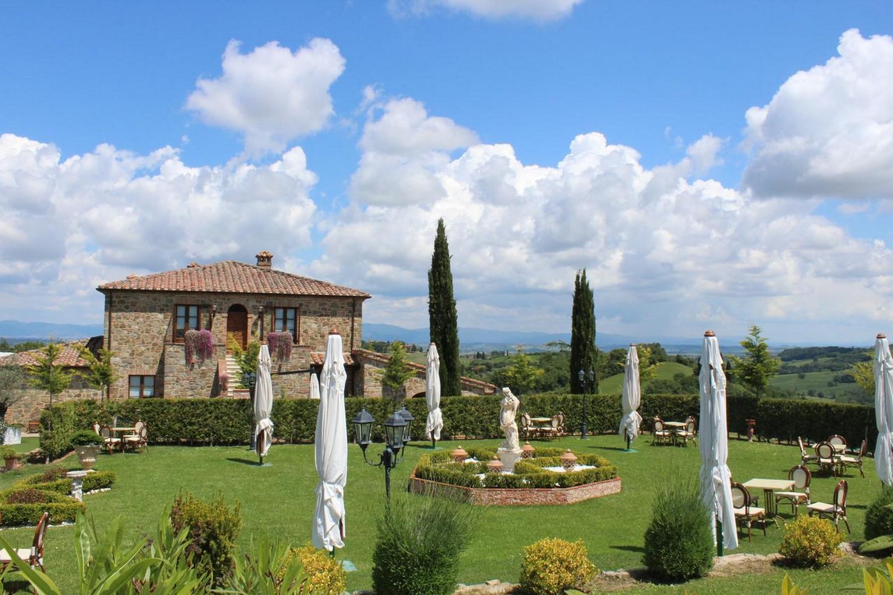 Beautiful Boutique Hotel with Restaurant and SPA in the hills of Torrita di Siena - 2