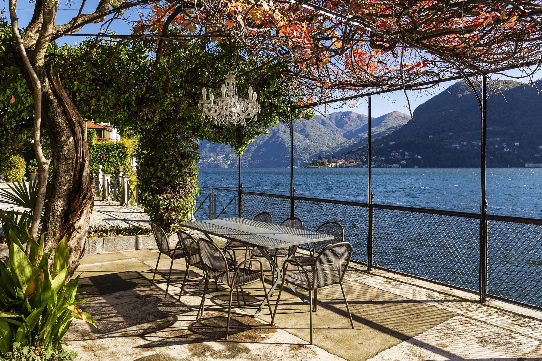 Wonderful historic villa with direct access to the lake, private wharf and boat house - 28
