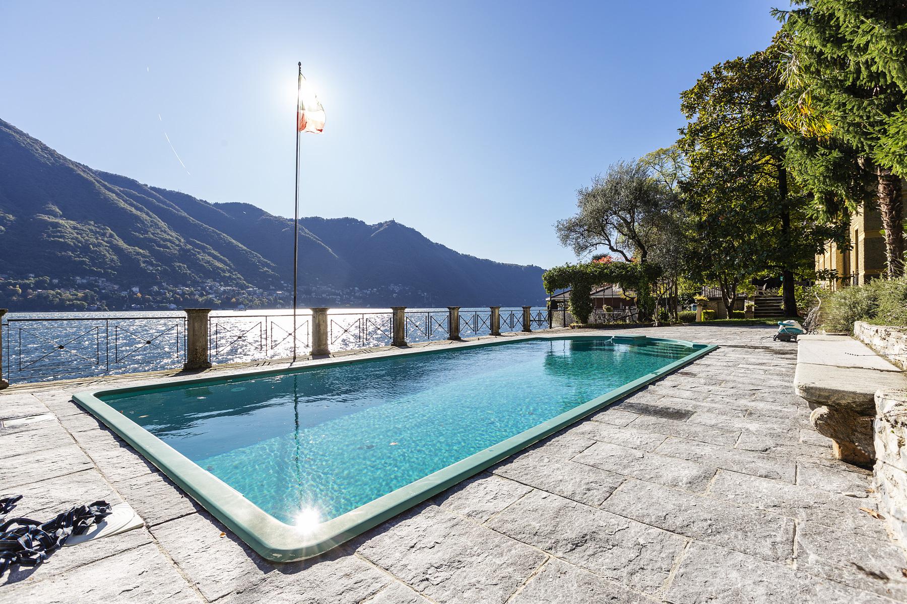 Wonderful historic villa with direct access to the lake, private wharf and boat house - 3